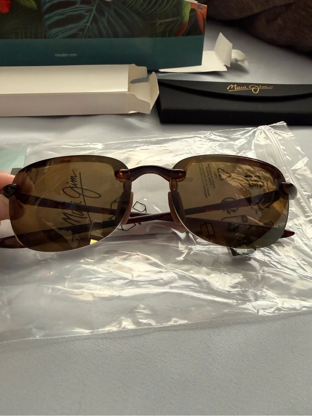 Maui Jim Sandy Beach Unisex Sunglasses - Picture 1 of 8